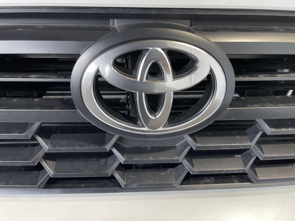 2025 Toyota Tacoma SR5 photo 9