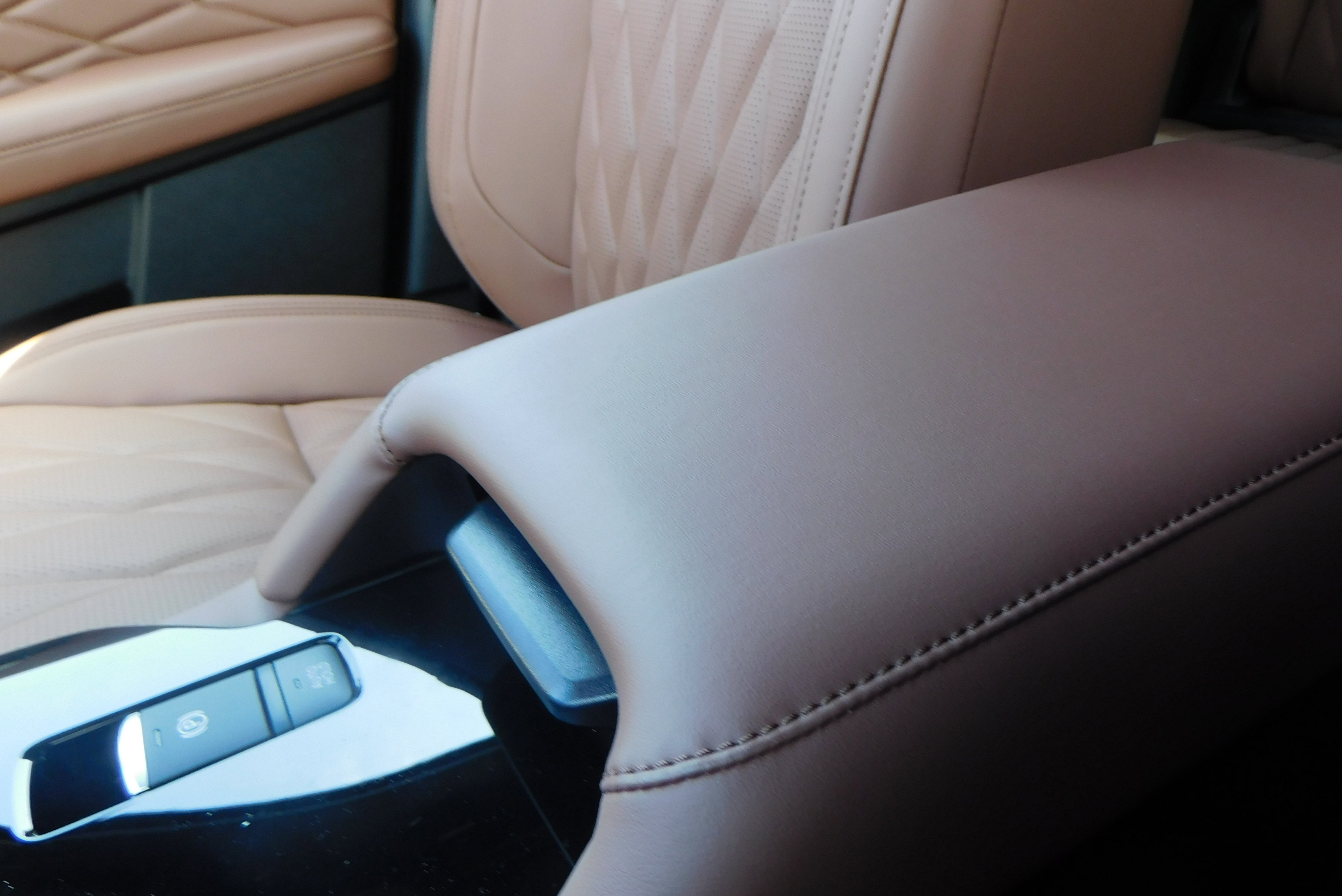 2025 Mitsubishi Outlander SEL photo 3
