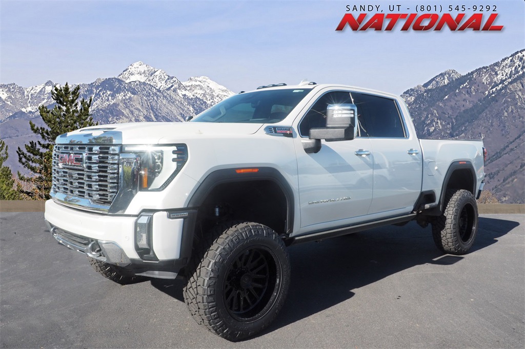 2024 GMC Sierra 3500HD Denali's photo