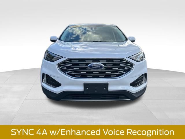 2022 Ford Edge SEL photo 3