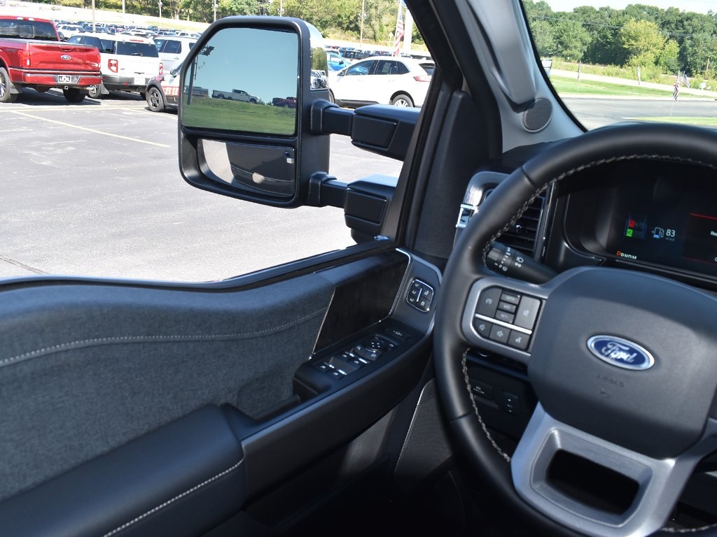 2026 Ford F-250 Lariat photo 17
