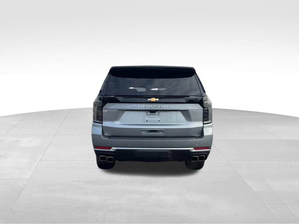 2025 Chevrolet Suburban High Country photo 3