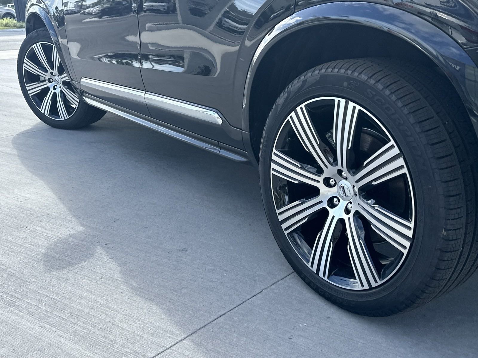 2025 Volvo XC90 AWD Plus photo 4