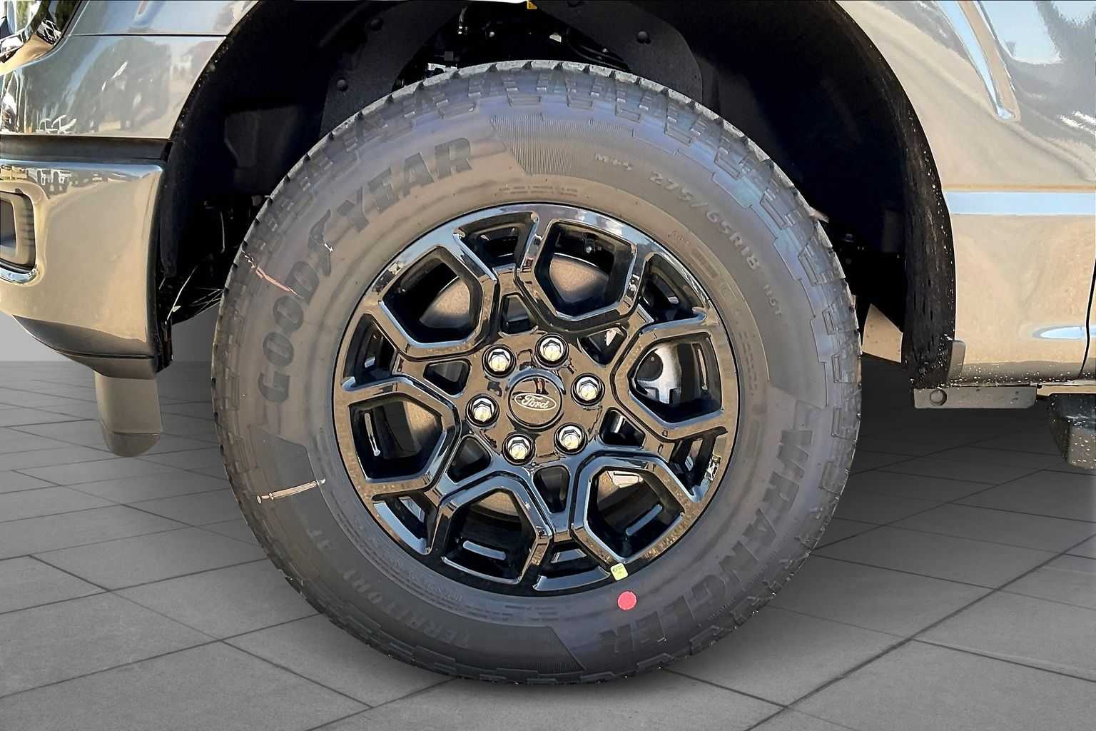2025 Ford F-150 XLT photo 11