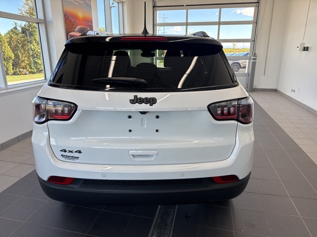 2026 Jeep Compass Limited Altitude photo 4