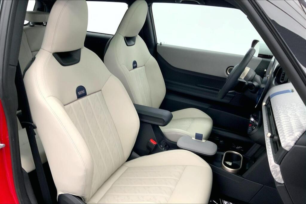 2025 Mini Cooper 2 Door Hardtop S photo 4