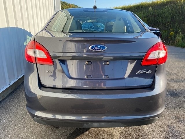 2013 Ford Fiesta SE photo 5