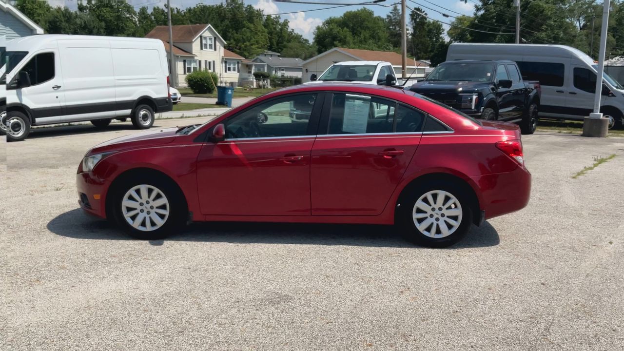 2011 Chevrolet Cruze LT photo 4