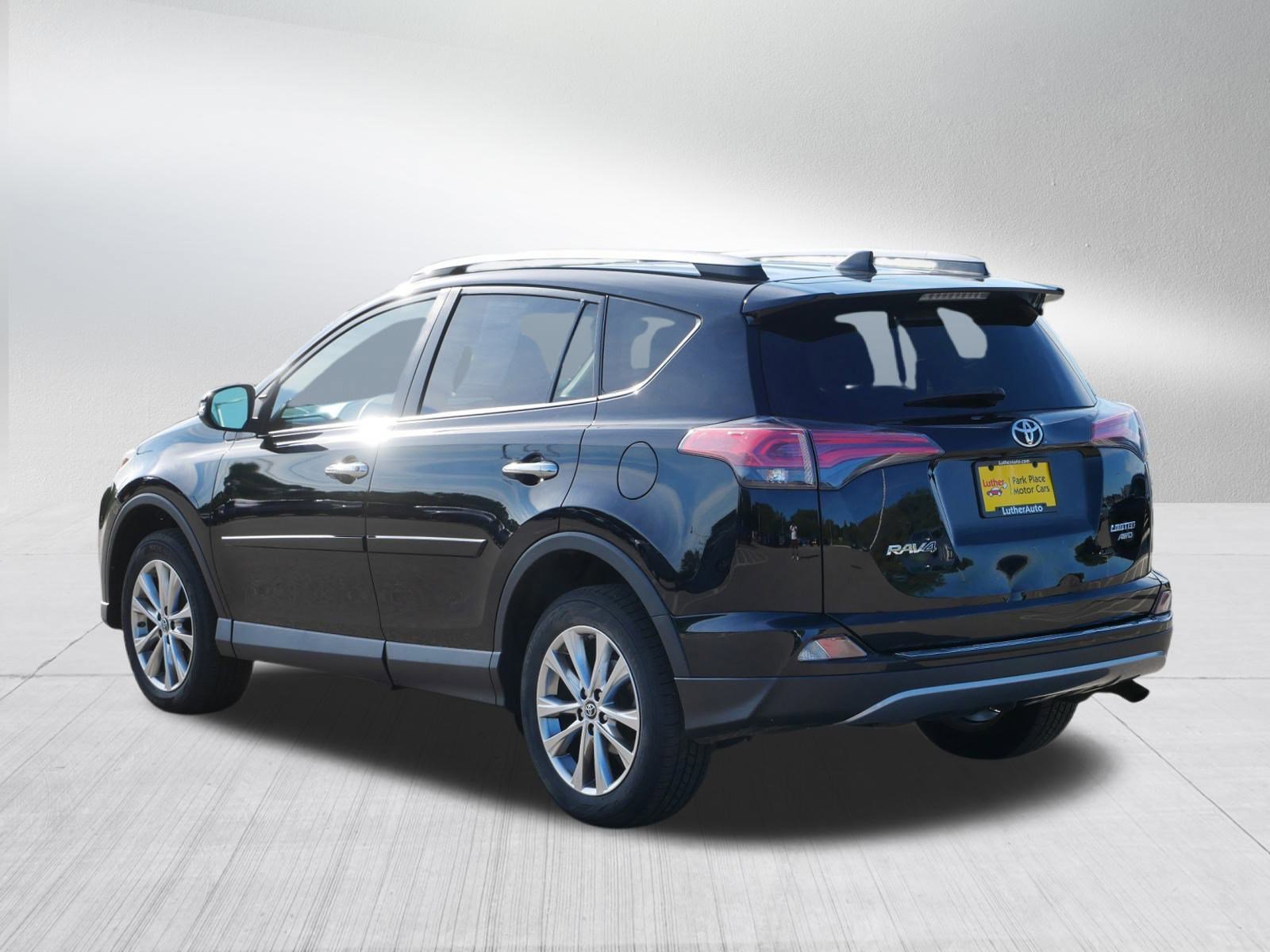 2018 Toyota RAV4 Limited photo 5