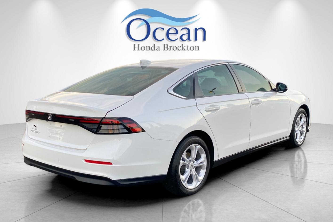 2025 Honda Accord LX photo 3