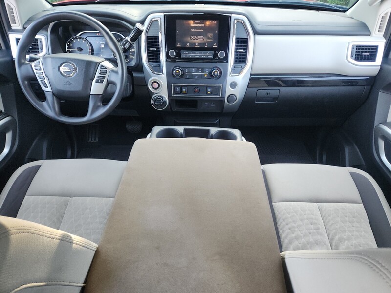 2021 Nissan Titan SV photo 14