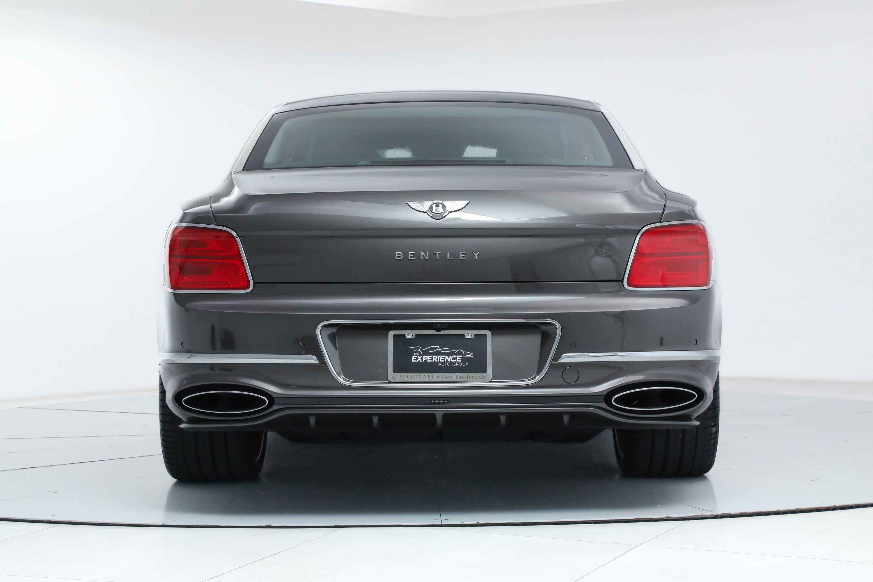 2025 Bentley Flying Spur Mulliner photo 3