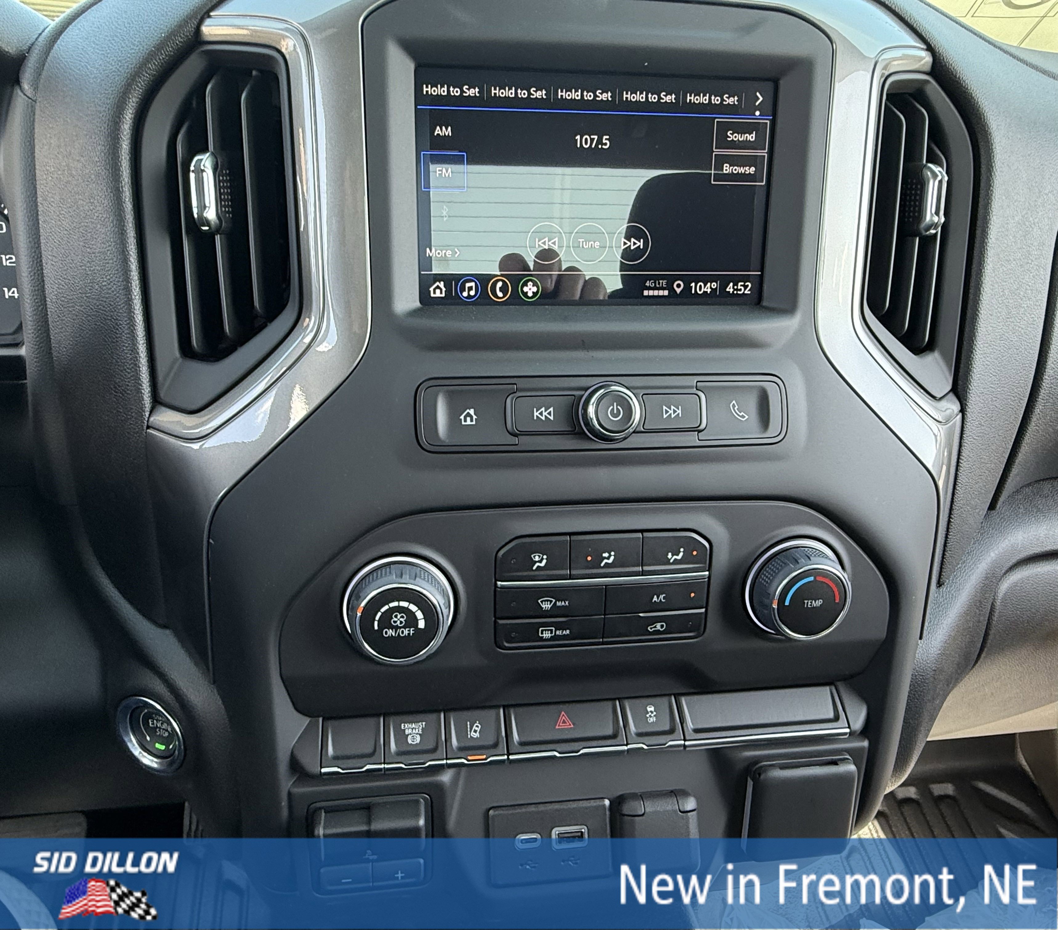 2025 Chevrolet Silverado 3500HD Work Truck photo 4
