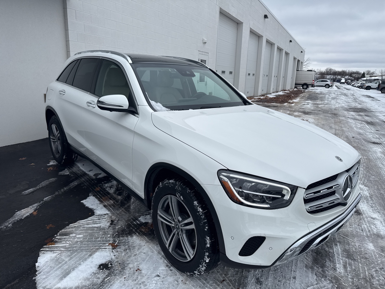 2022 Mercedes Benz GLC 300 4MATIC photo 4