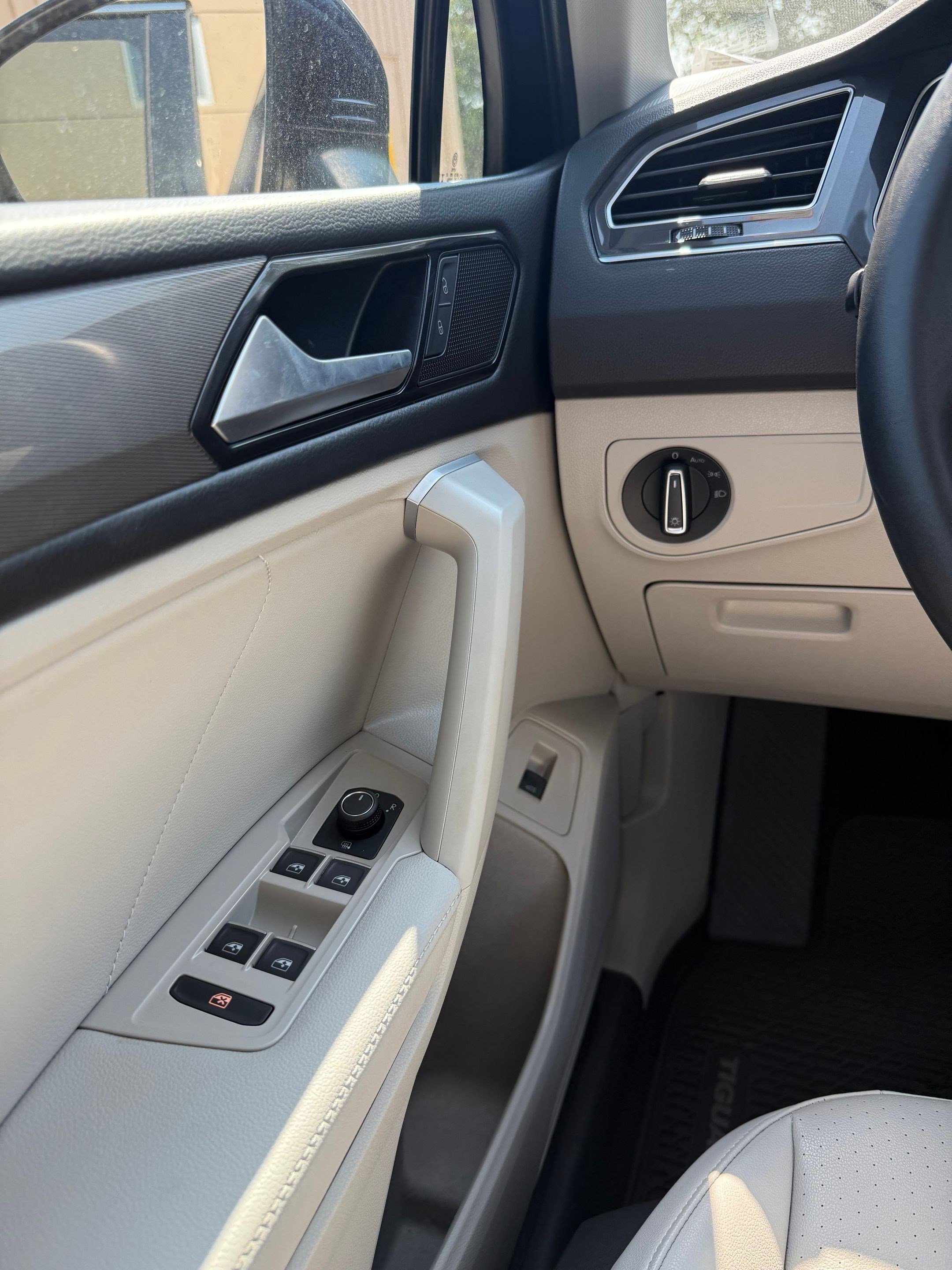 2024 Volkswagen Tiguan SE Wolfsburg Edition photo 26