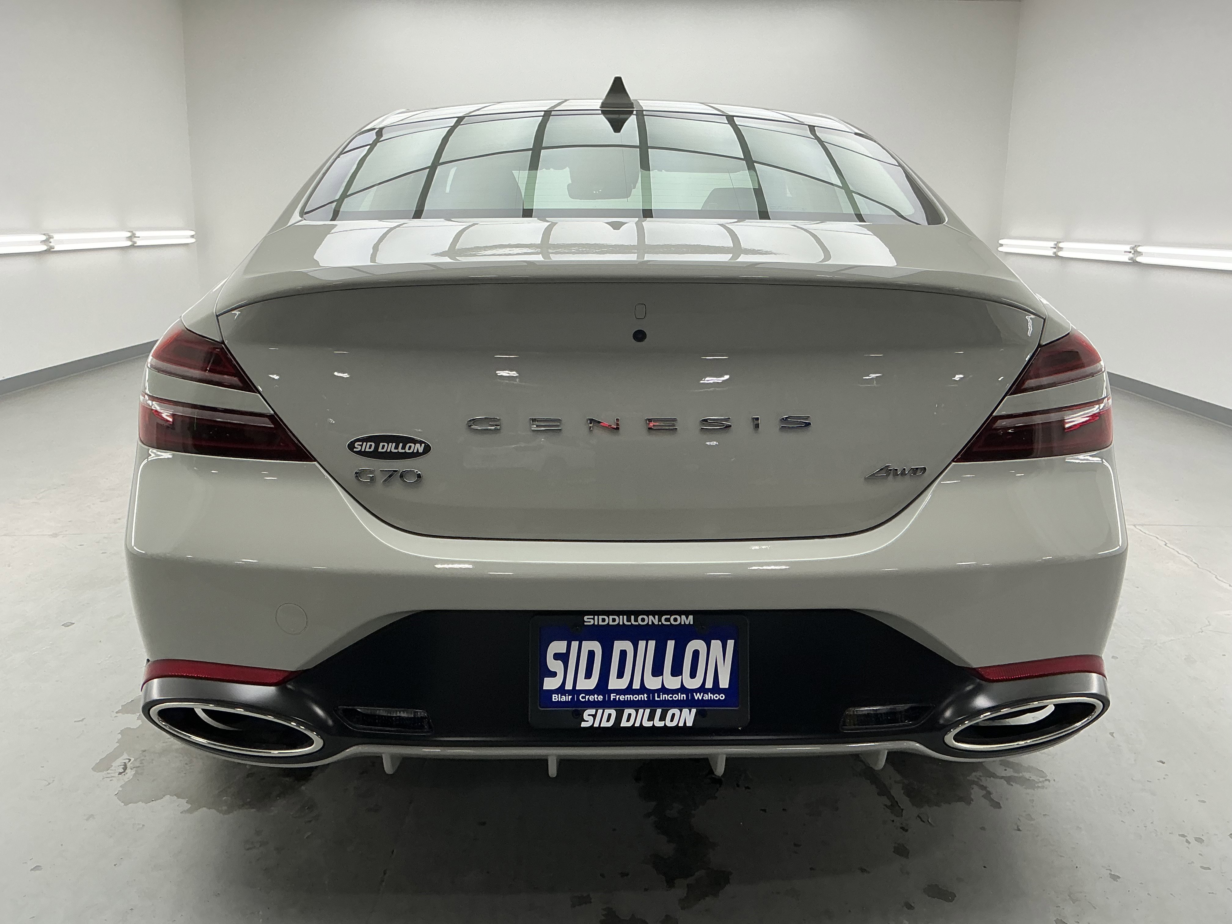 2025 Genesis G70 2.5T photo 3