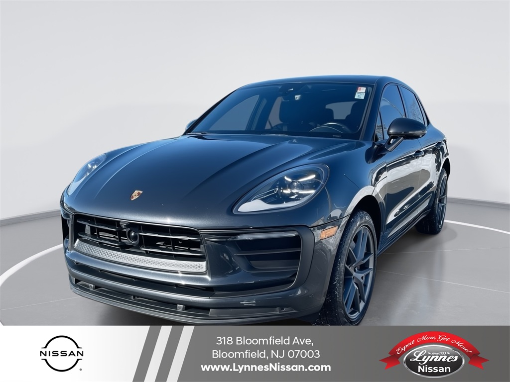 2023 Porsche Macan Base