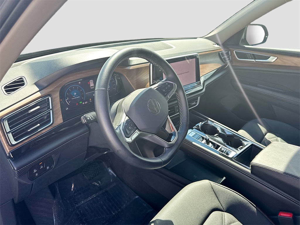 2024 Volkswagen Atlas SE Technology photo 9