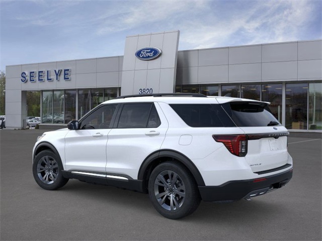 2025 Ford Explorer photo 3