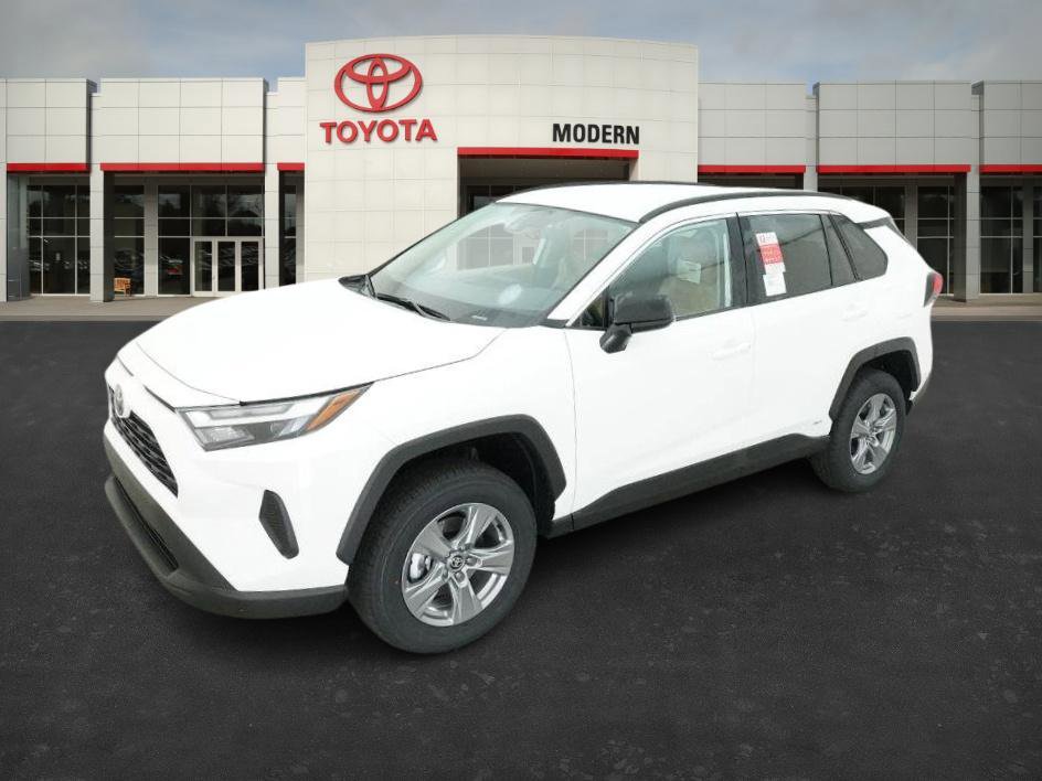 2025 Toyota RAV4 LE's photo