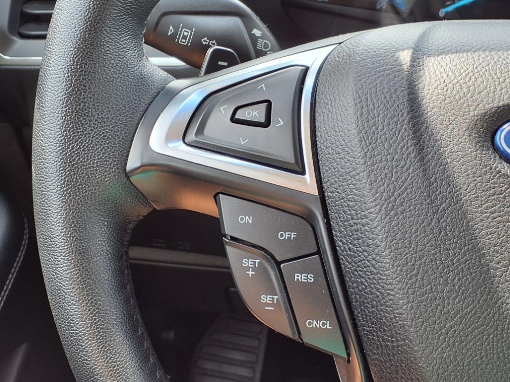 2020 Ford Edge Titanium photo 16