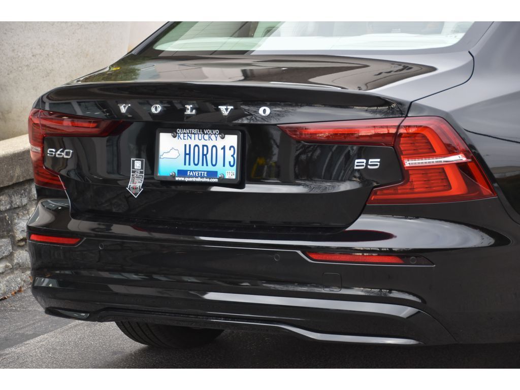 2024 Volvo S60 B5 Plus photo 21