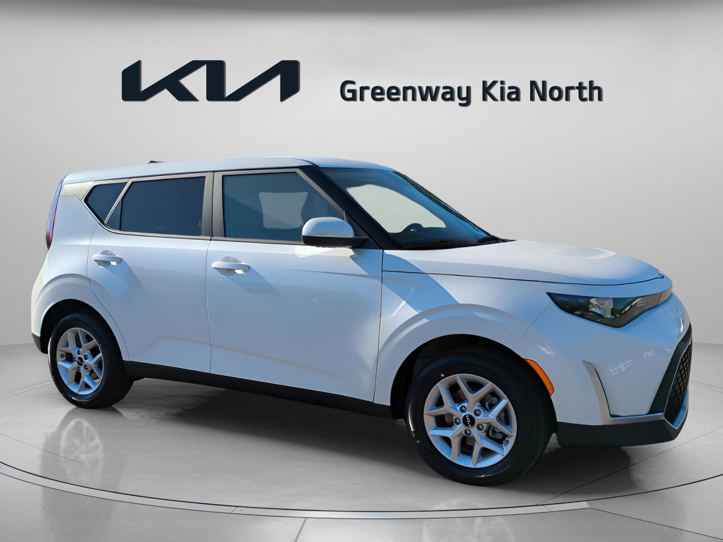 2025 Kia Soul LX's photo