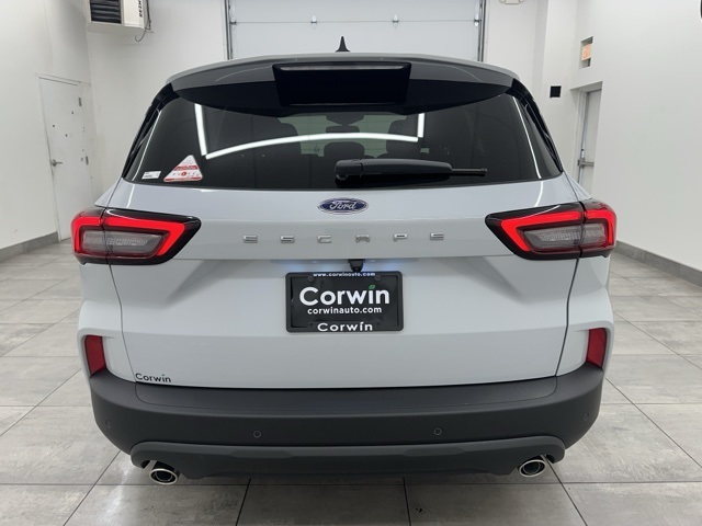 2025 Ford Escape ST-Line photo 2