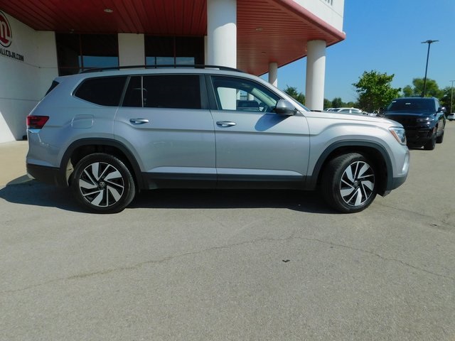 2024 Volkswagen Atlas SE Technology photo 8