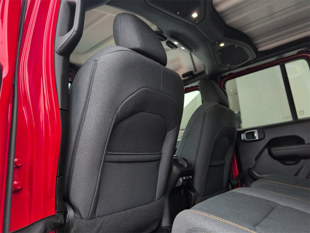 2024 Jeep Gladiator Sport photo 24