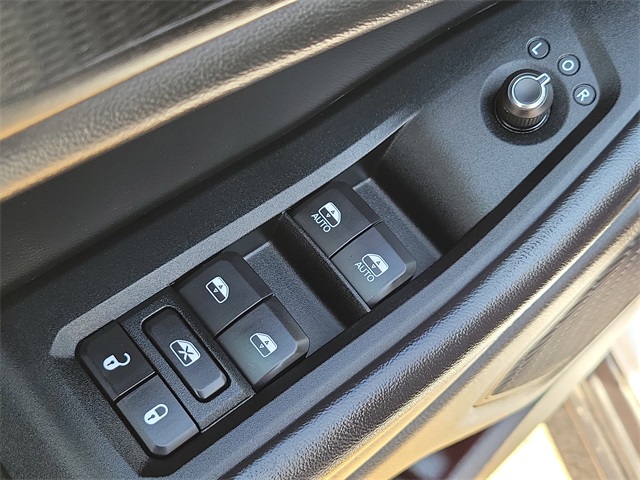 2023 Jeep Grand Cherokee Laredo photo 16