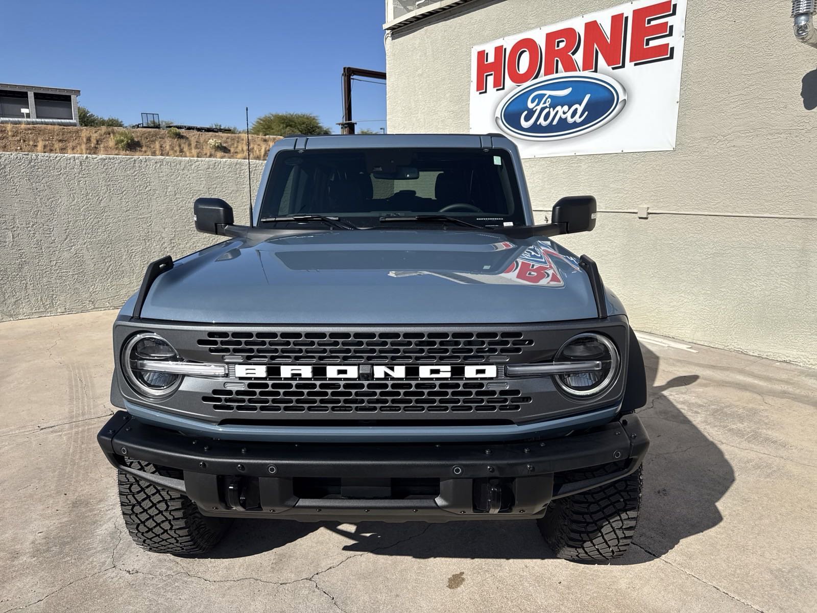 2024 Ford Bronco Badlands photo 2
