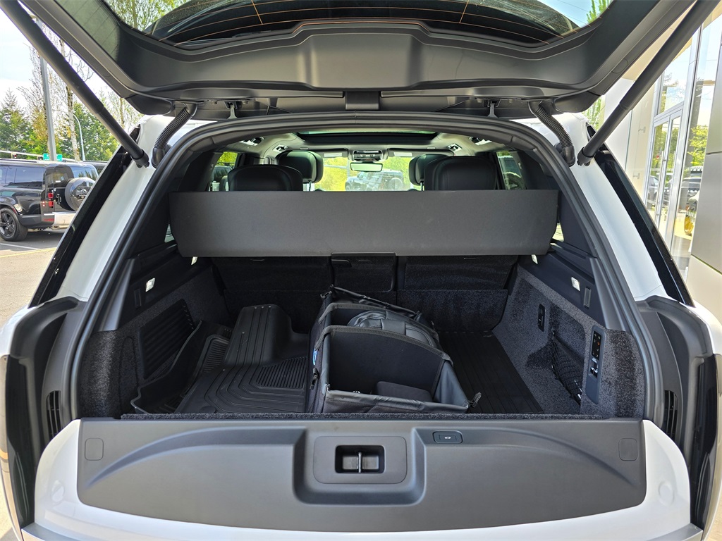 2025 Land Rover Range Rover Autobiography photo 24