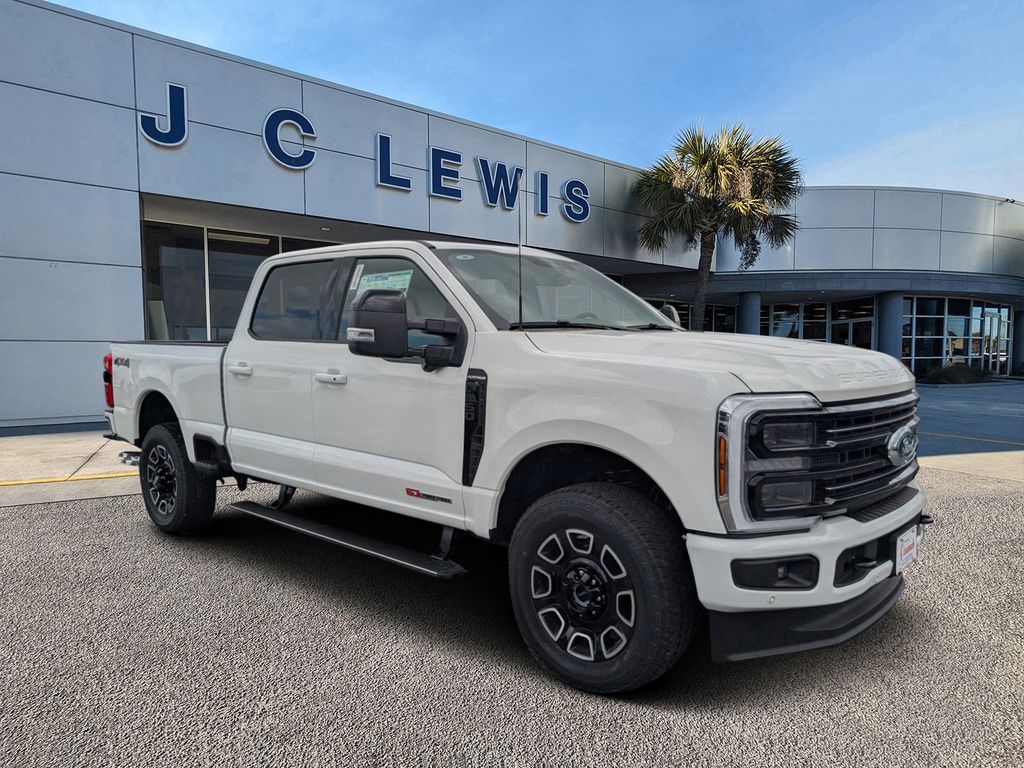 2025 Ford F-250 Super Duty Platinum's photo