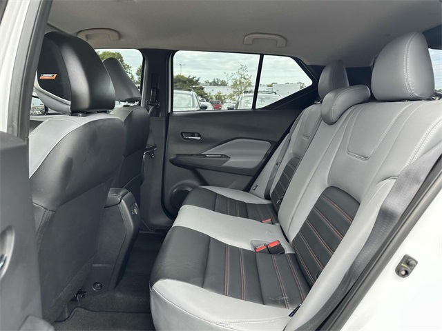 2023 Nissan Kicks SR photo 13