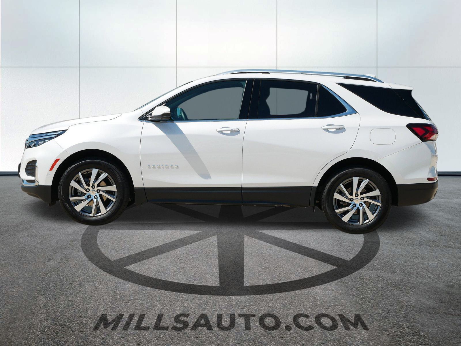 2024 Chevrolet Equinox Premier photo 2