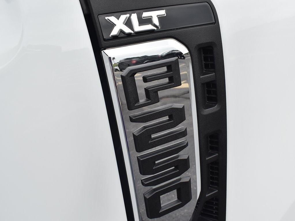 2025 Ford F-250 XLT photo 6