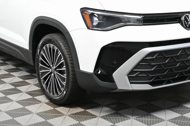 2025 Volkswagen Taos SE photo 31