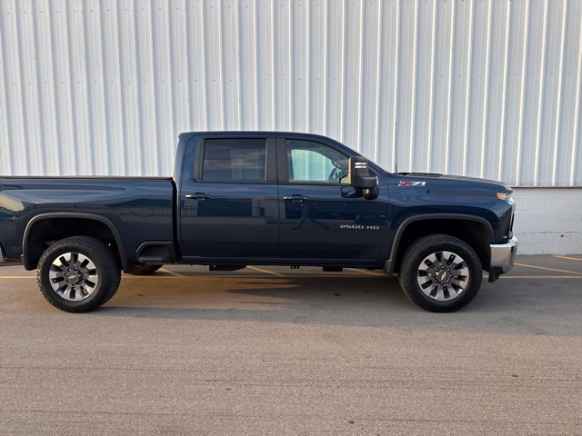 2022 Chevrolet Silverado 2500HD LT photo 4
