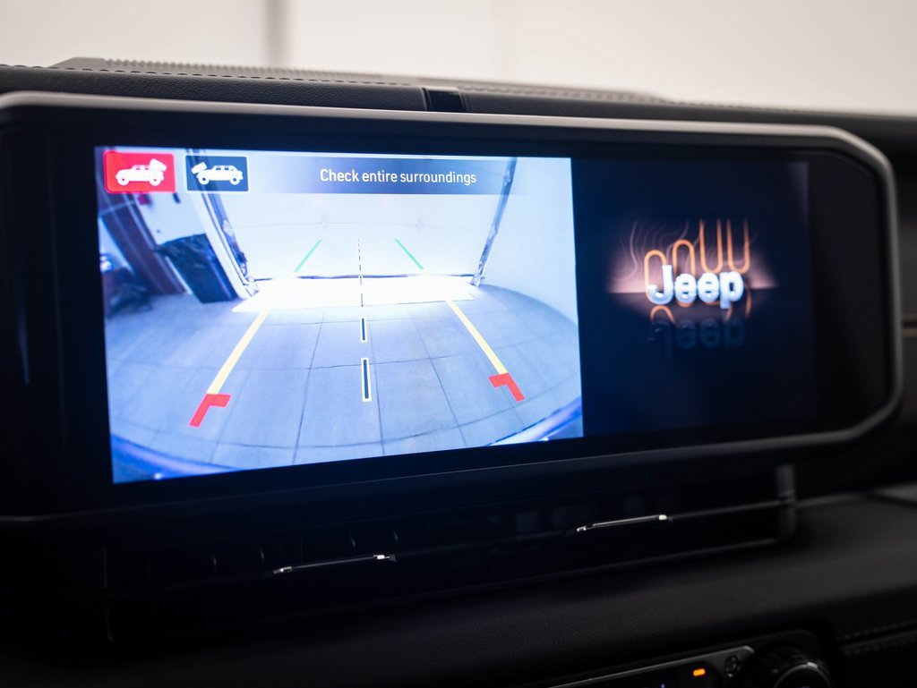 2024 Jeep Wrangler Sahara 4xe photo 28
