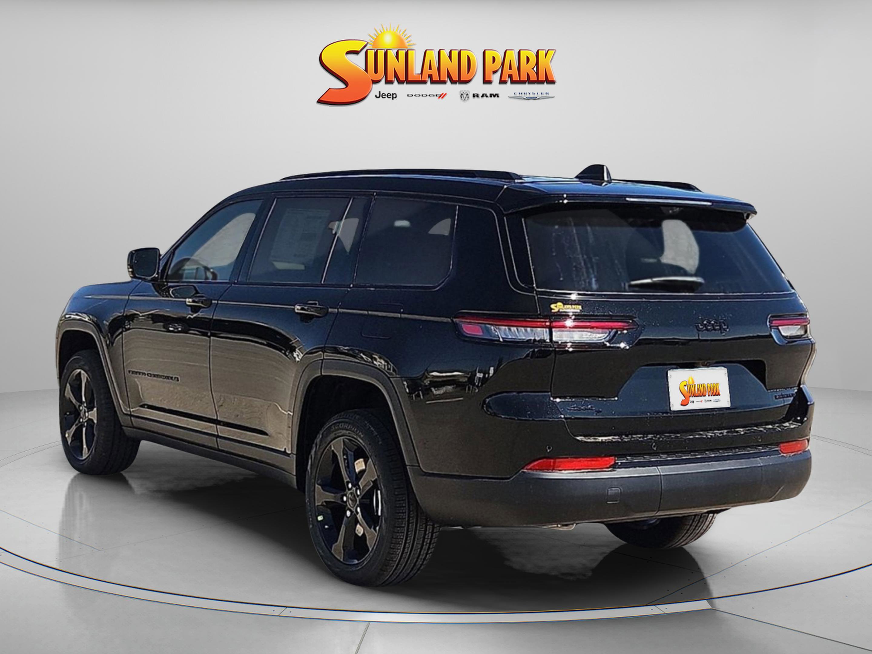2025 Jeep Grand Cherokee Limited photo 3