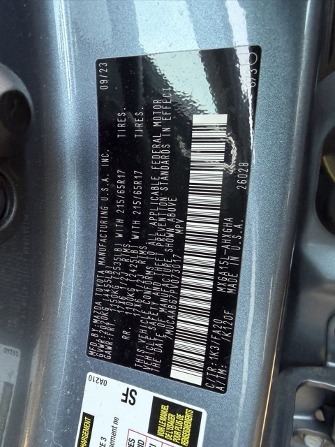 2023 Toyota Corolla Cross LE photo 4