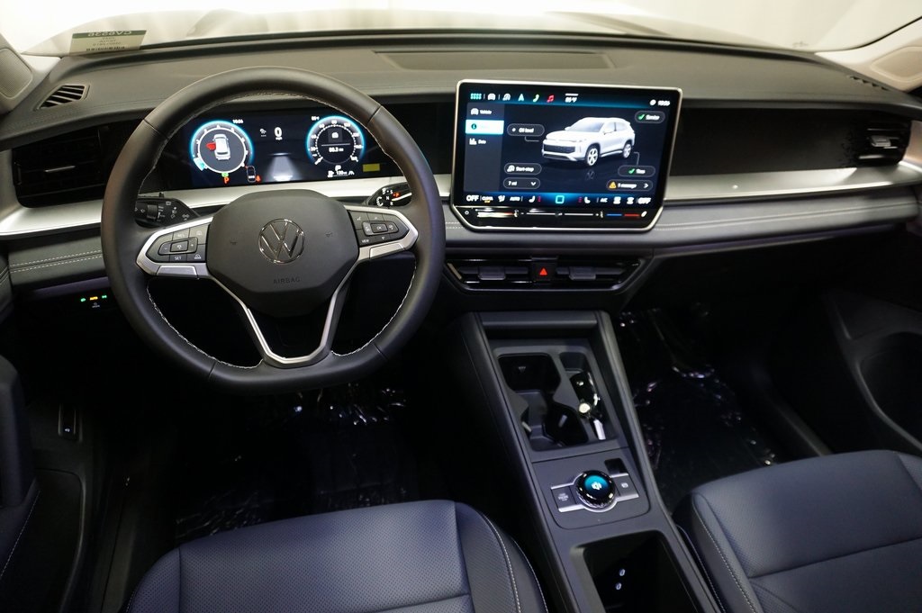 2025 Volkswagen Tiguan SE photo 12
