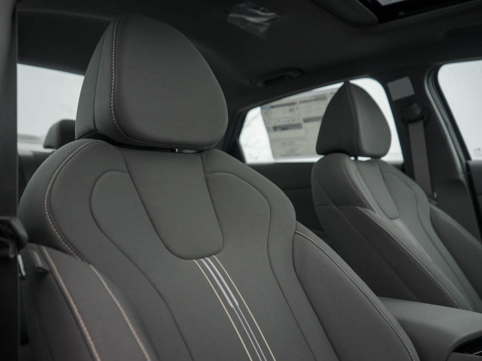 2025 Hyundai Elantra SEL Convenience photo 9