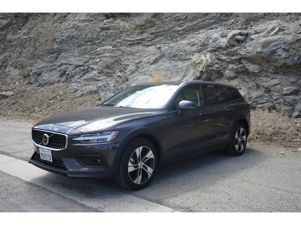 2024 Volvo V60 Cross Country B5 Plus photo 4