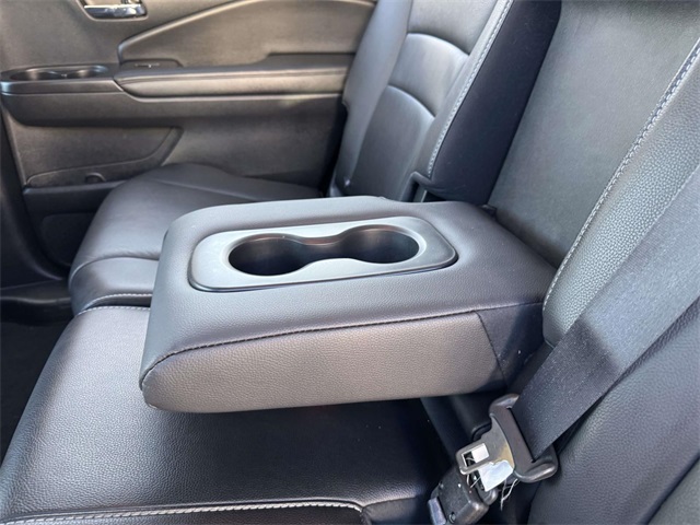 2022 Honda Pilot SE photo 10