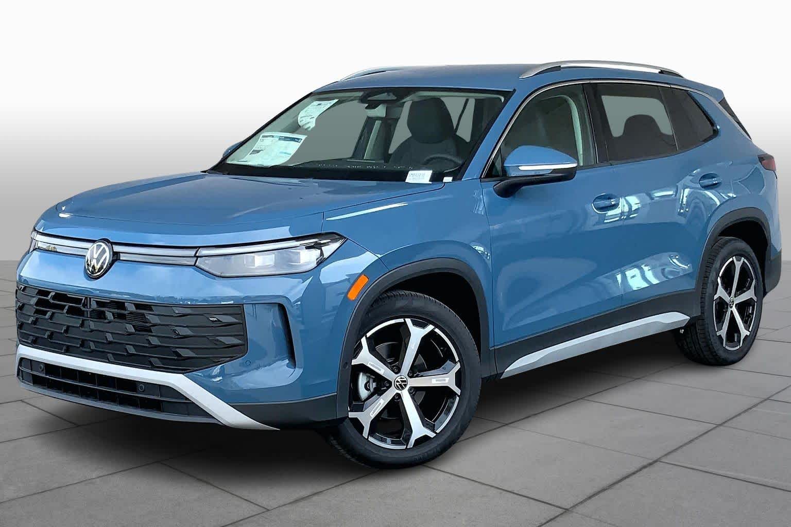 2025 Volkswagen Tiguan SE's photo