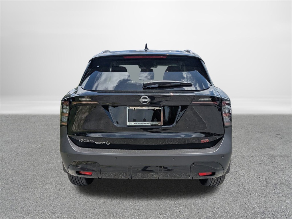 2025 Nissan Kicks SR photo 4