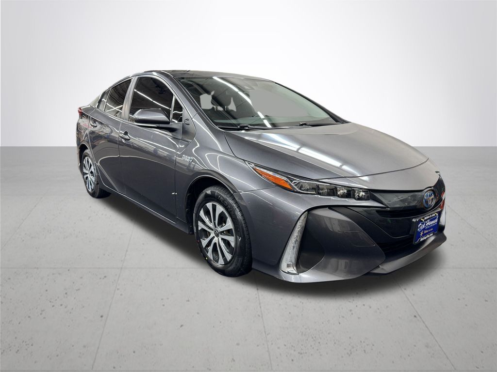 2021 Toyota Prius Prime LE photo 9