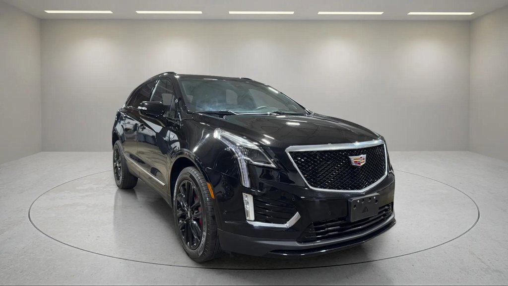 2023 Cadillac XT5 Sport photo 3
